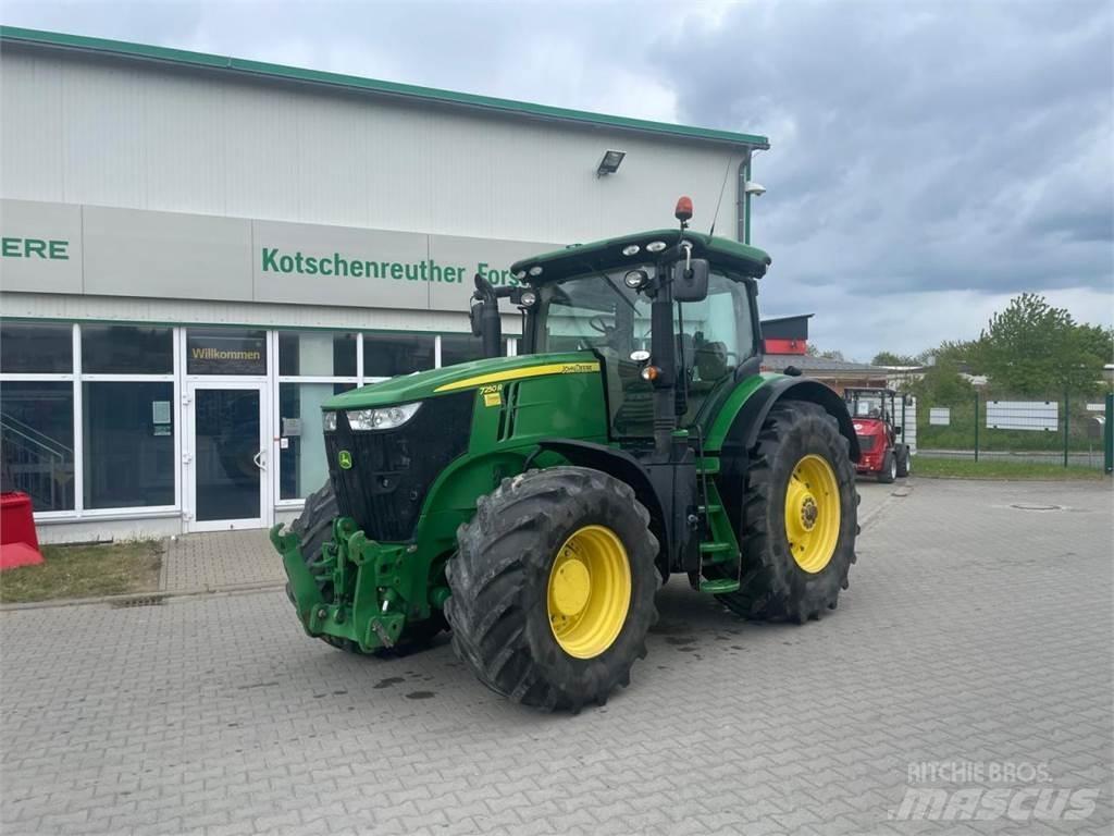 John Deere 7250R الجرارات