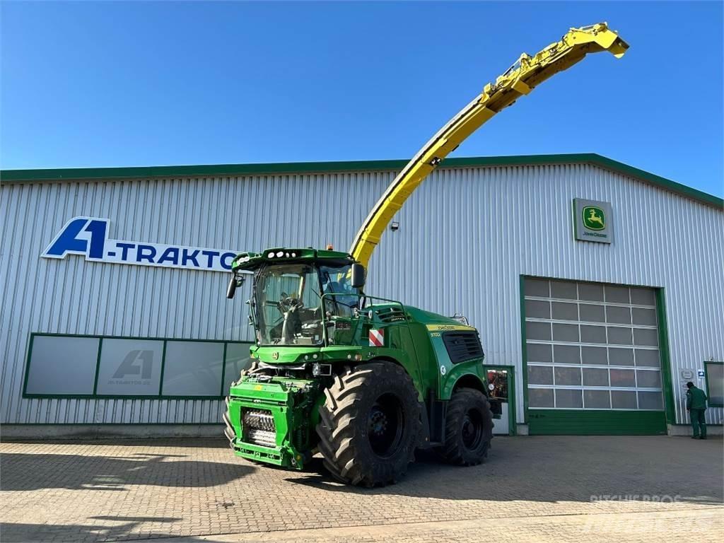 John Deere 9700i حصادات الأعلاف
