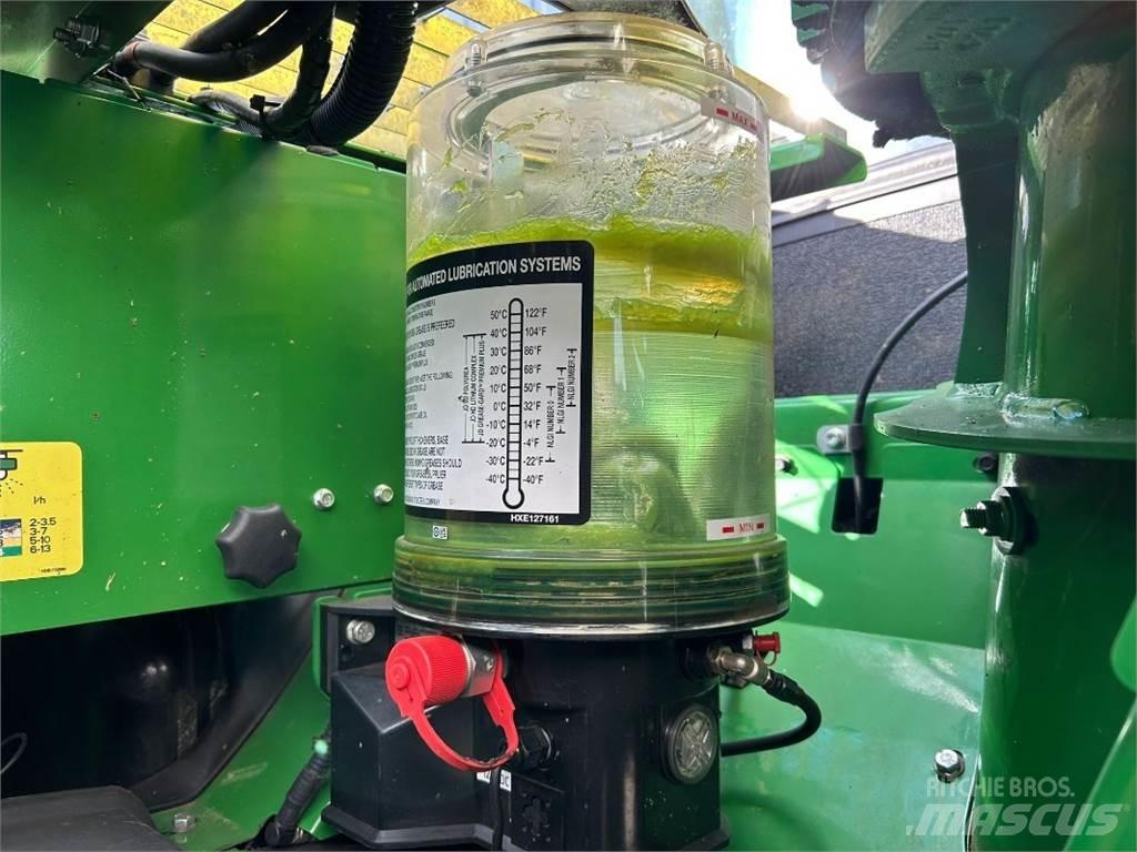 John Deere 9700i حصادات الأعلاف