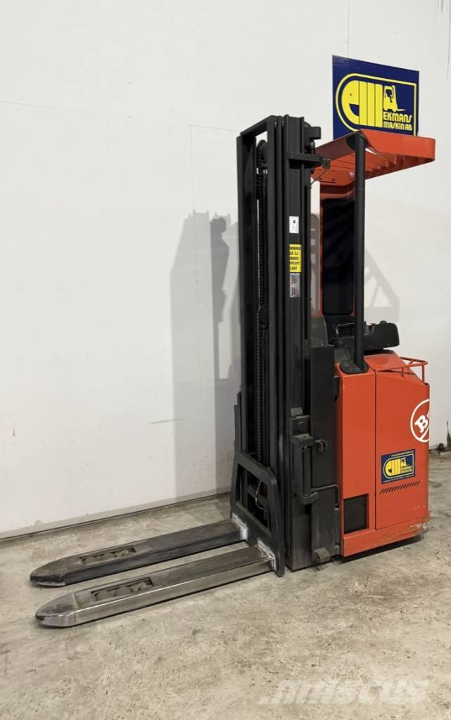 BT truck SPS 135L شاحنات مناولة ذاتية الدفع