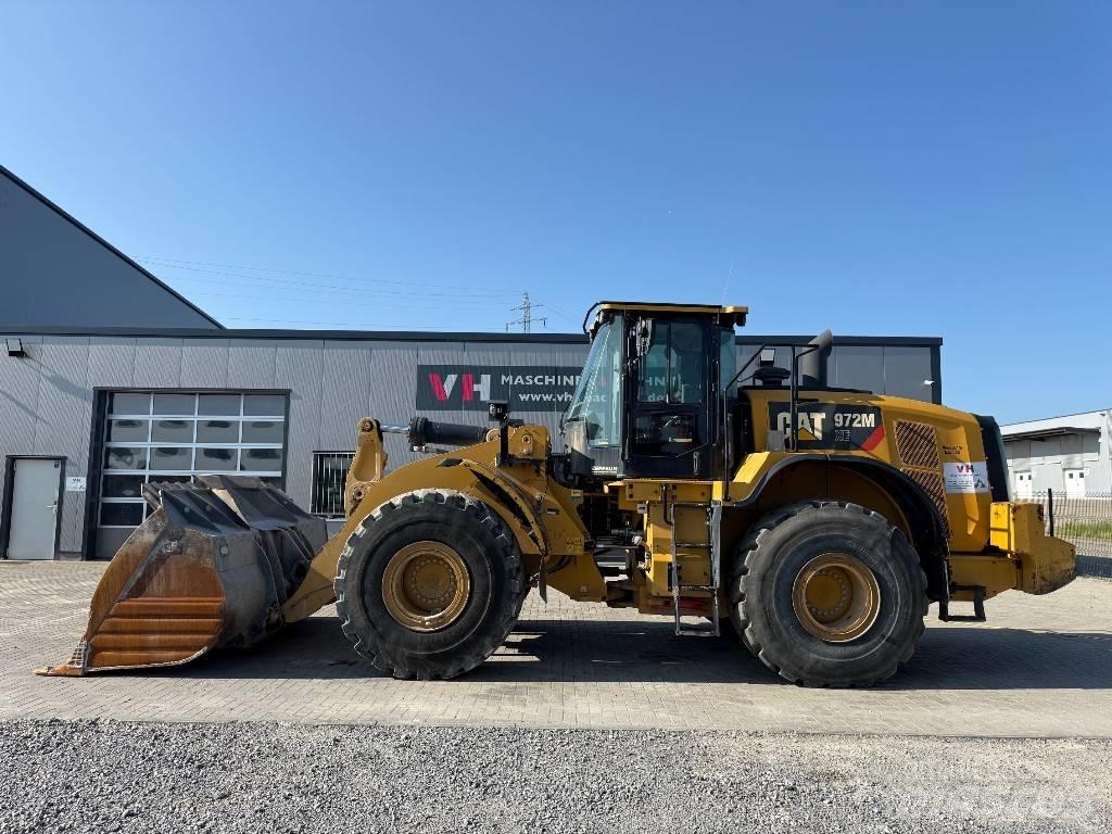 CAT 972 M لوادر بعجل