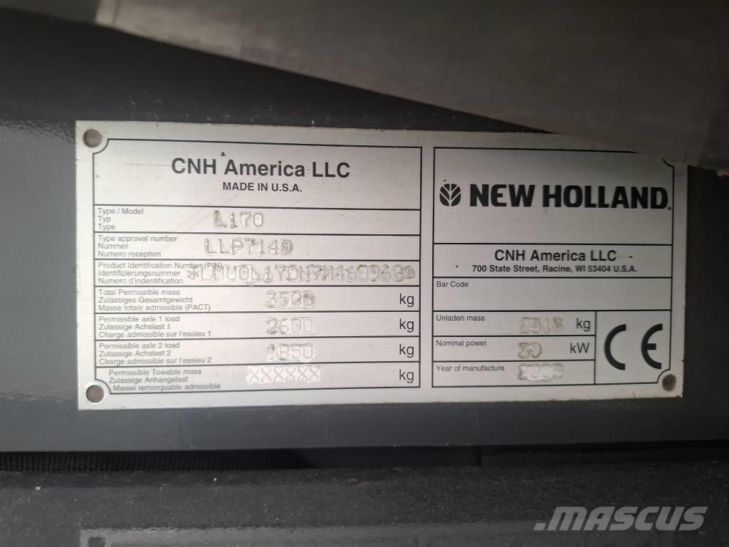New Holland L 170 لوادر انزلاقية التوجيه