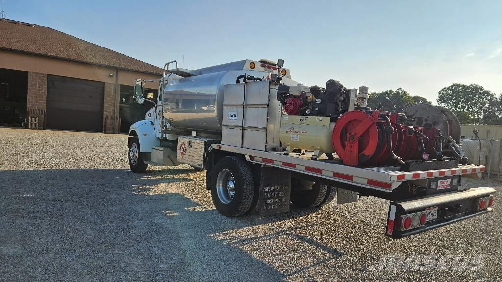 Peterbilt PB335 شاحنات ذات صهاريج