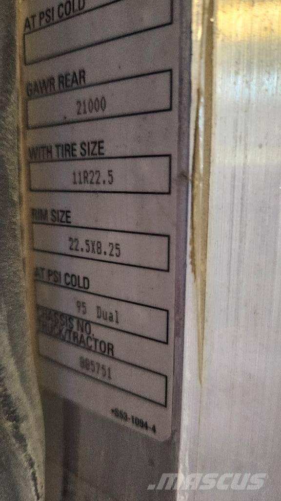 Peterbilt PB335 شاحنات ذات صهاريج