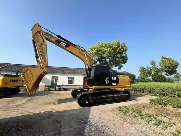 CAT 329 D حفارات زحافة