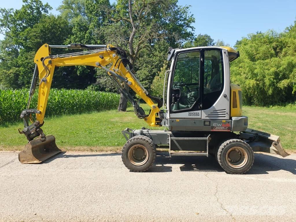 Wacker Neuson EW 65 حفارات بعجل