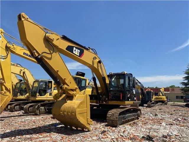 CAT 326D حفارات زحافة