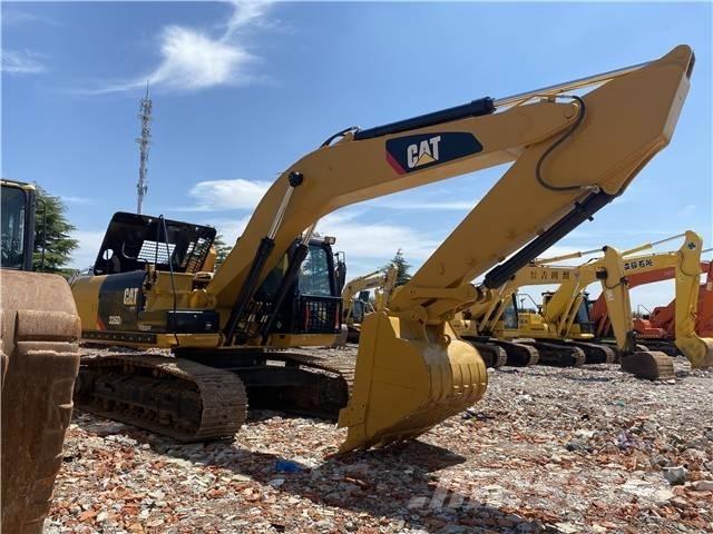 CAT 326D حفارات زحافة