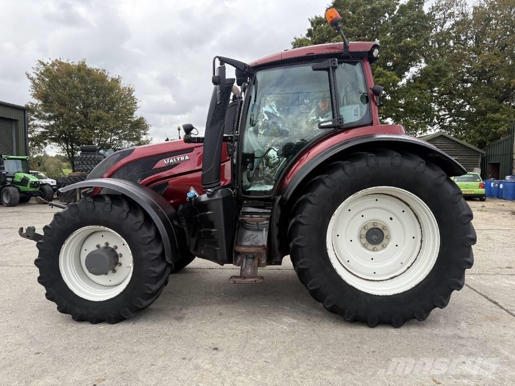 Valtra T174 Versu الجرارات
