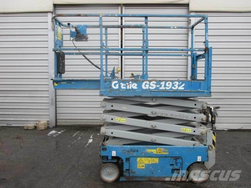 Genie GS 1932 رافعات مقصية الشكل