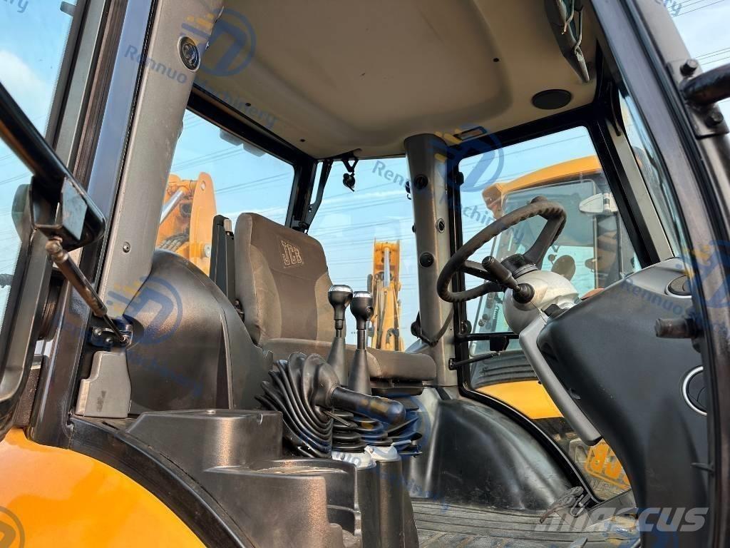 JCB 4 CX لوادر ذات جرافات عكسية