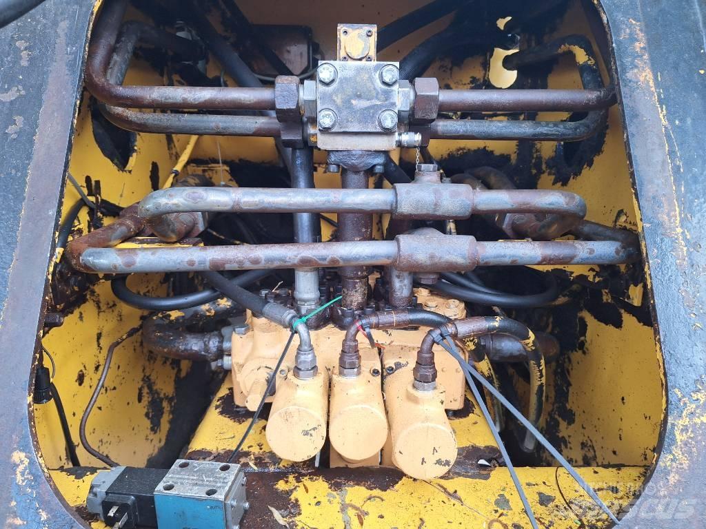 Volvo BM 4600 لوادر بعجل