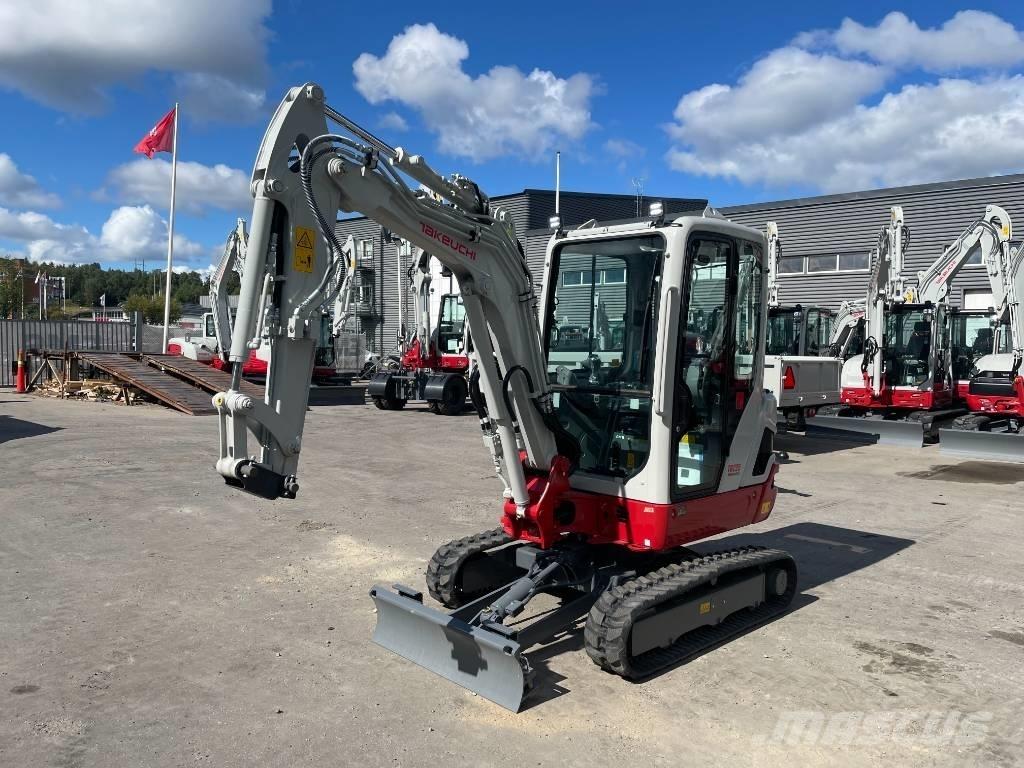Takeuchi TB 225 حفارات صغيرة أقل من 7 طن (حفارات صغيرة)