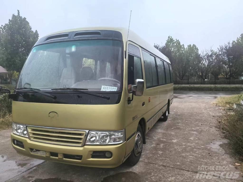 Toyota Coaster حافلة داخل المدينة