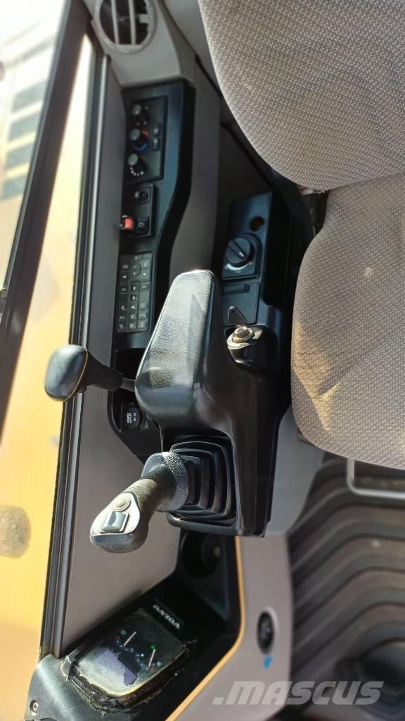 Volvo ECR88D حفارات وسط 7 طن - 12 طن