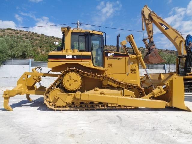 CAT D 6 R XL III بلدوزرات مجنزرة