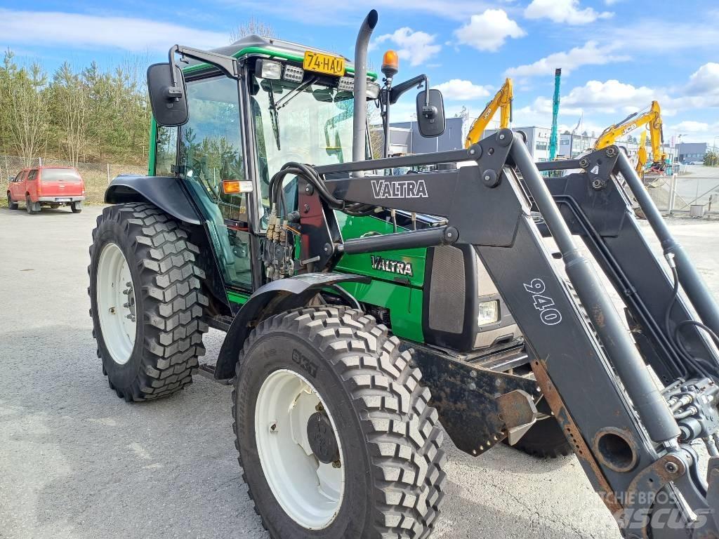 Valtra A 85 الجرارات