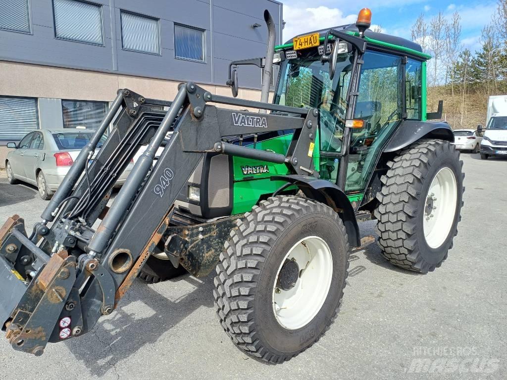 Valtra A 85 الجرارات