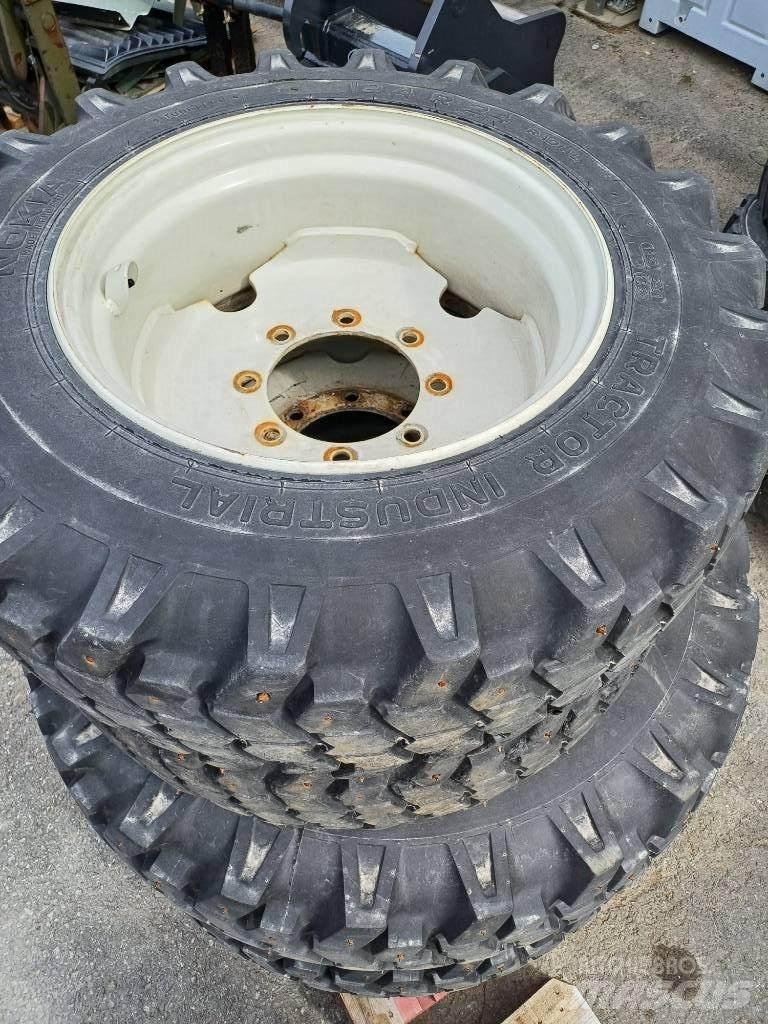 Valtra A 85 الجرارات