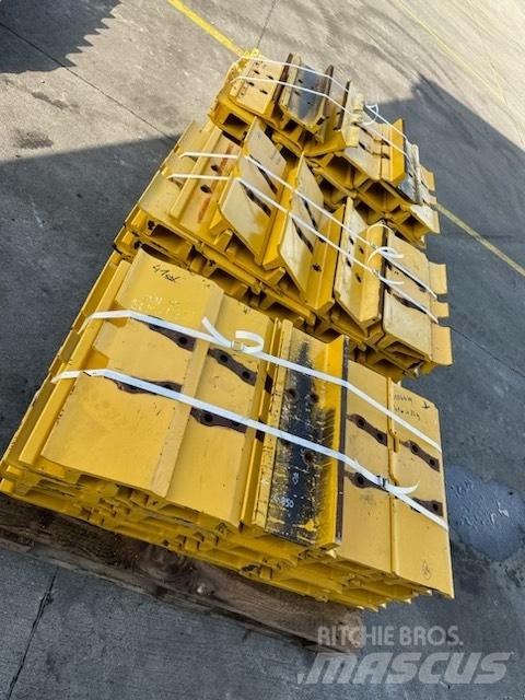 Komatsu d 85 plate المسارات والسلاسل والهيكل السفلي