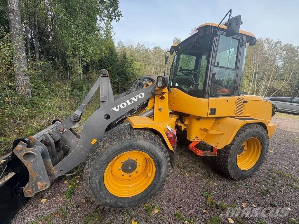 Volvo L 35 G لوادر بعجل