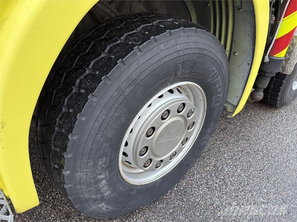 Scania R164G 8*4 شاحنات الرافعات