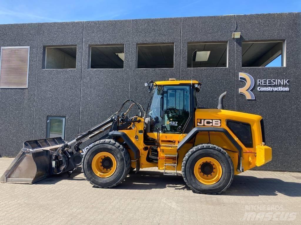 JCB 437 HT HL لوادر بعجل