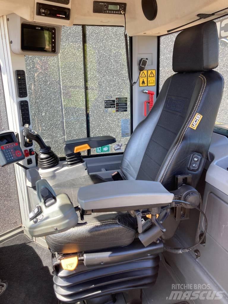 JCB 437 HT HL لوادر بعجل