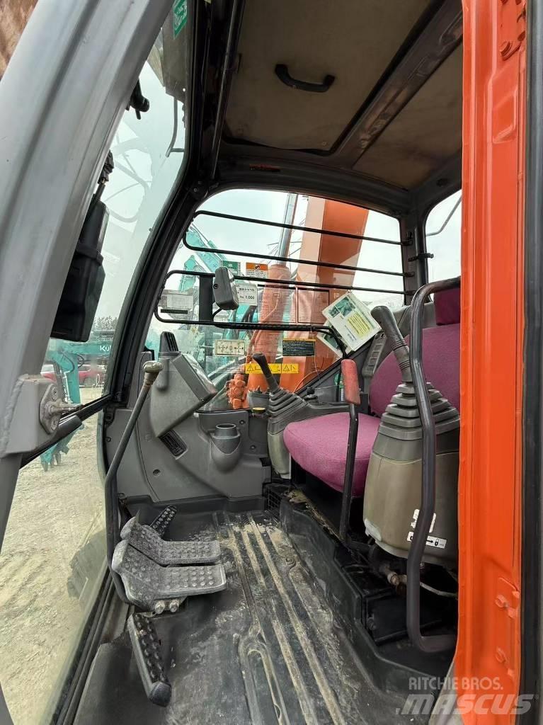 Hitachi ZX 75 US حفارات وسط 7 طن - 12 طن