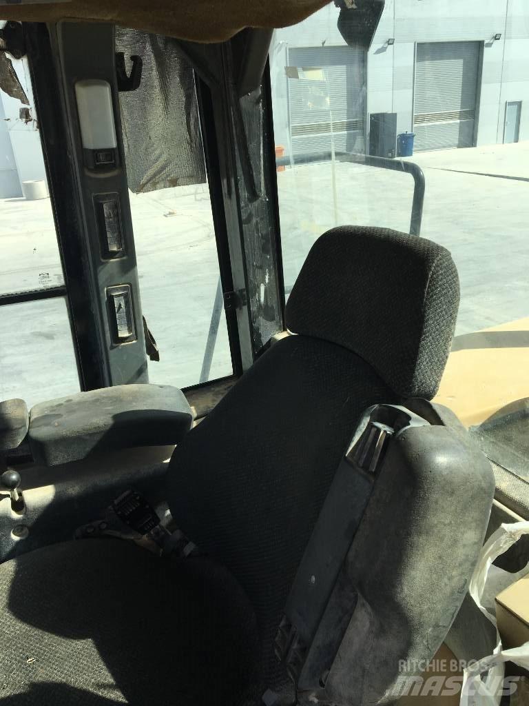 CAT 950H لوادر بعجل