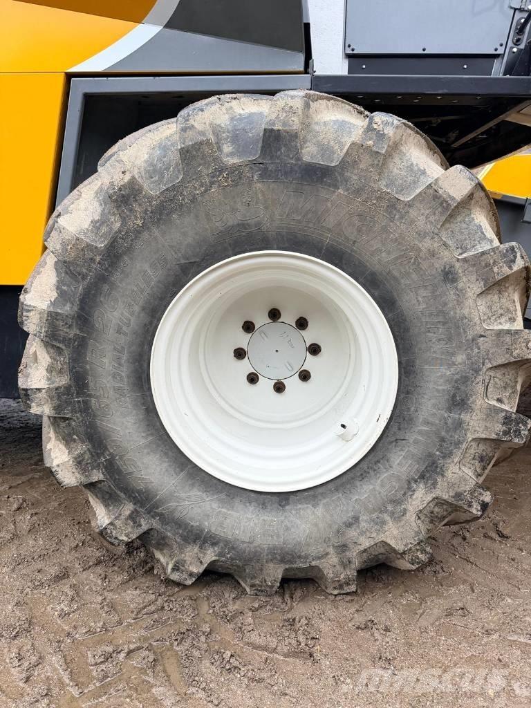 Sampo-Rosenlew 2065 حصادات