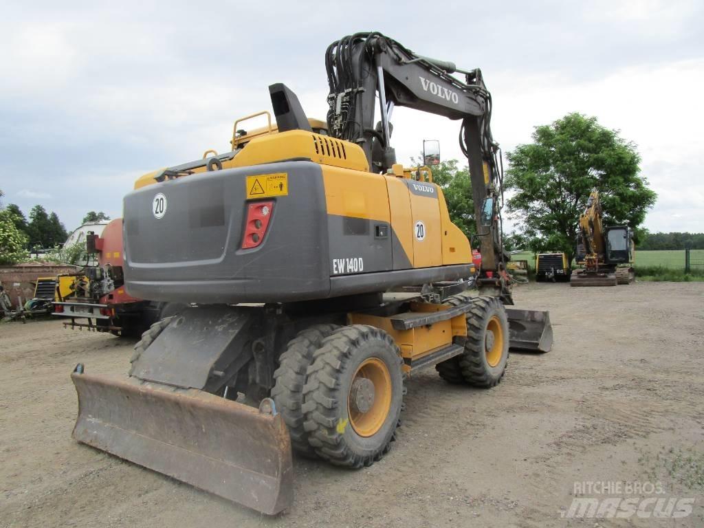Volvo EW 140 D حفارات بعجل