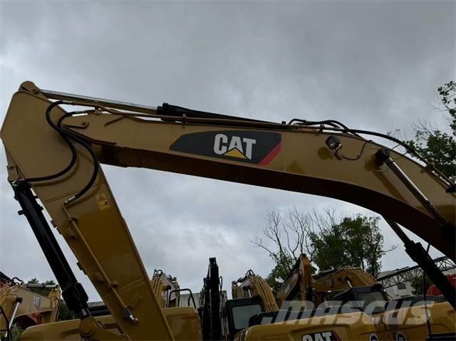CAT 320 D2L حفارات زحافة