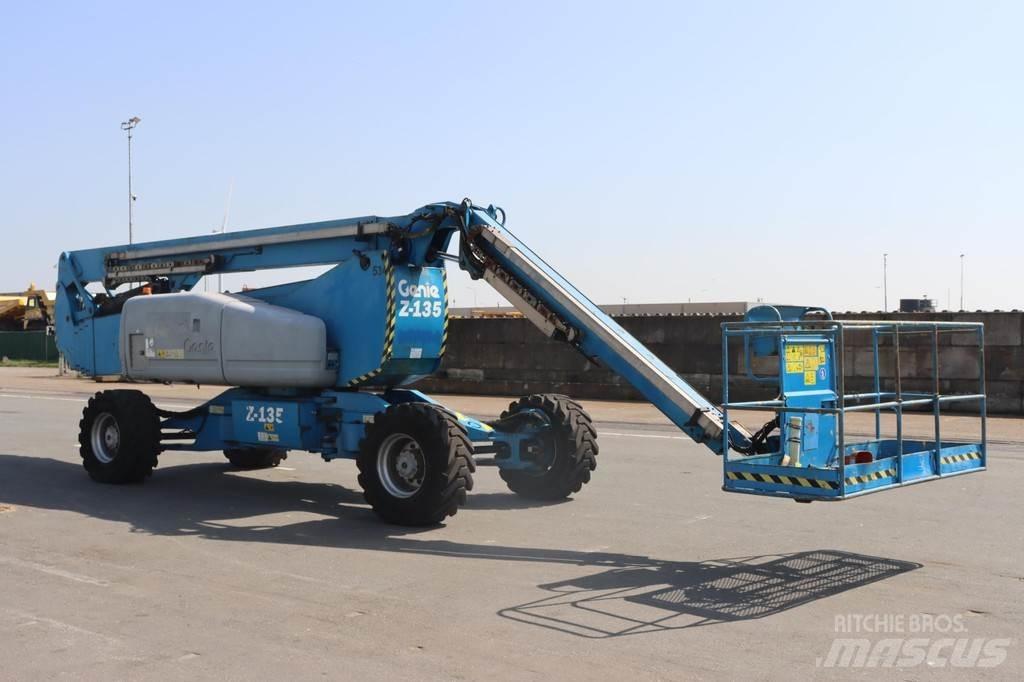 Genie Z135 رافعات سلة مفصلية