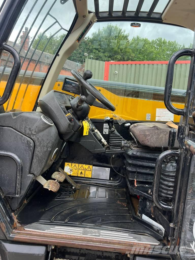 JCB 535-125 Hiviz مناولات متداخلة