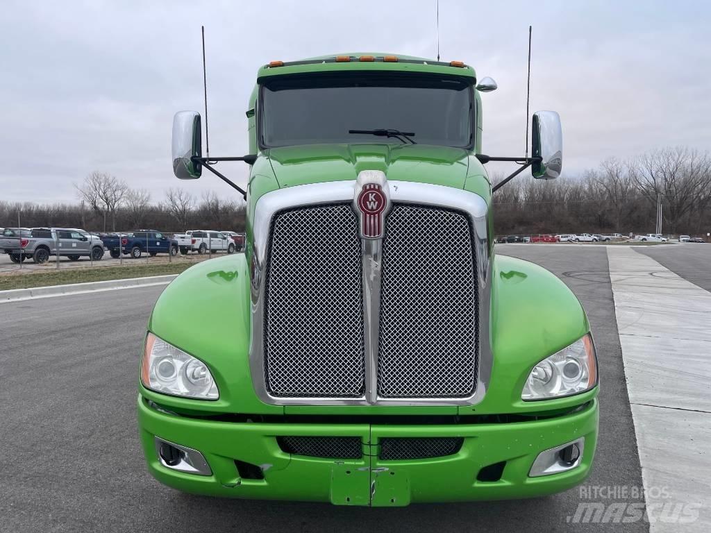 Kenworth T660 وحدات الجر