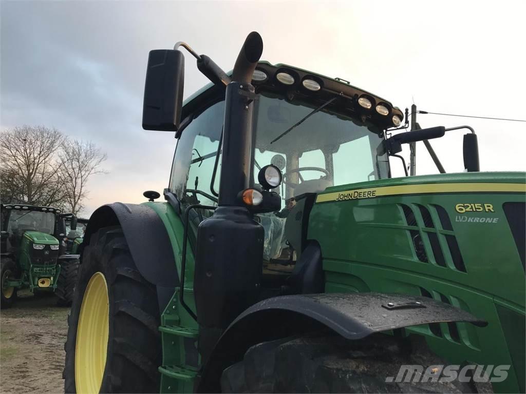 John Deere 6215R الجرارات