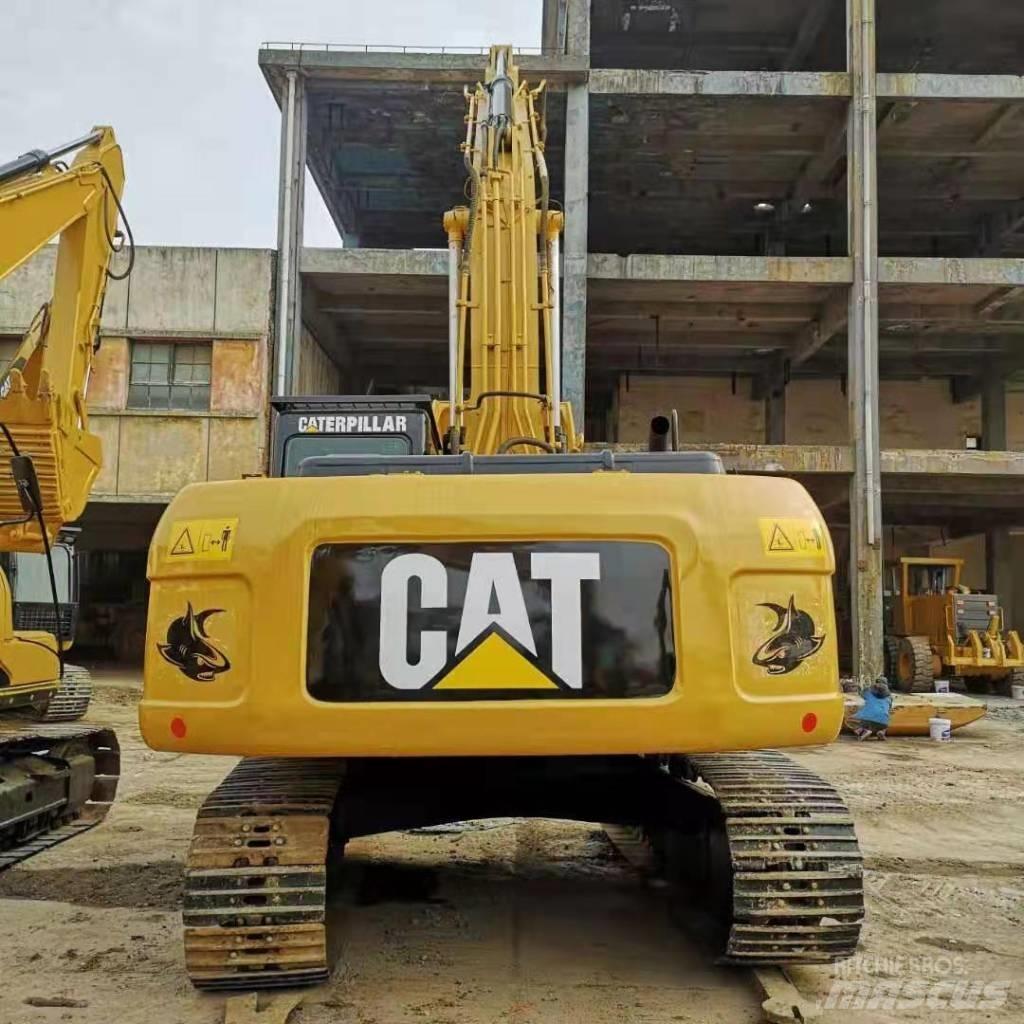 CAT 325DL حفارات زحافة