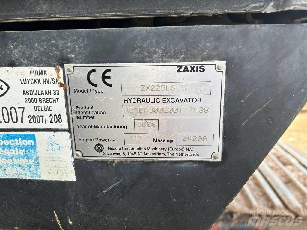 Hitachi ZX 225 حفارات زحافة
