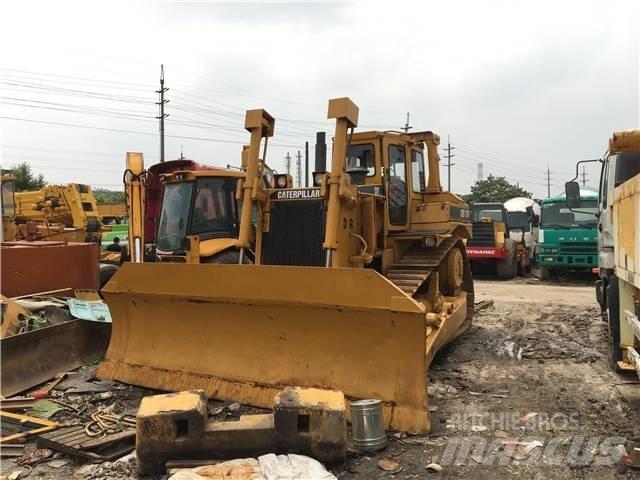 CAT D7R بلدوزرات مجنزرة