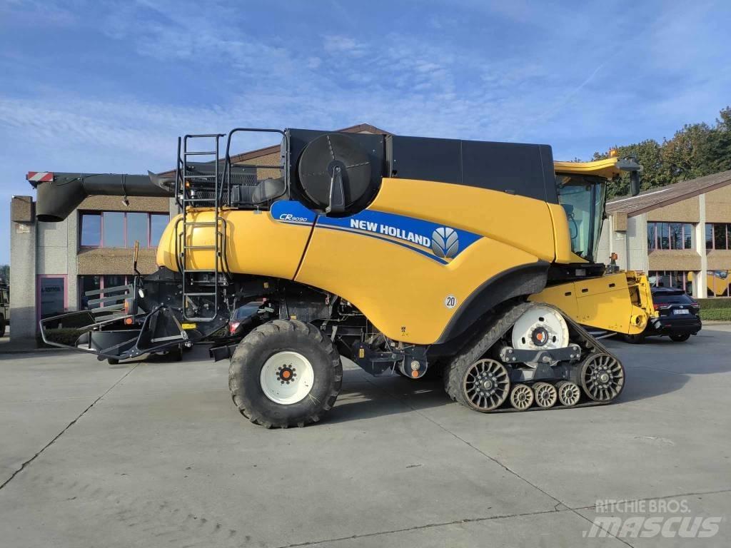 New Holland CR 9090 حصادات