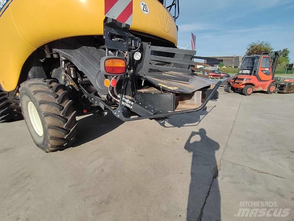 New Holland CR 9090 حصادات