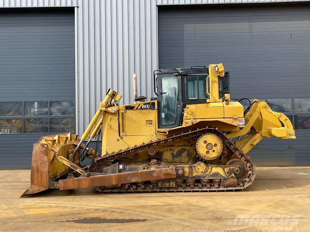 CAT D6T XL بلدوزرات مجنزرة