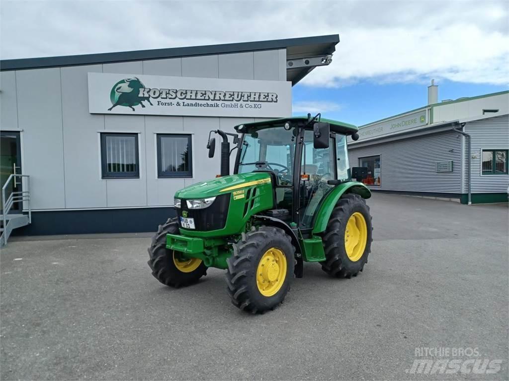 John Deere 5058E الجرارات