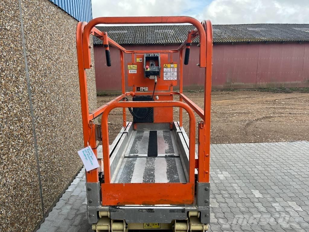 JLG 1930 ES رافعات مقصية الشكل