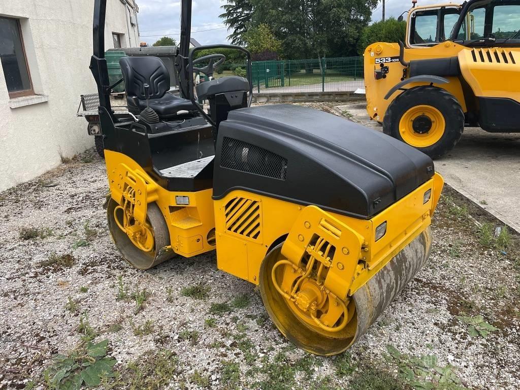 Bomag BW 120 AD-4 مداحل ثنائية الاسطوانة