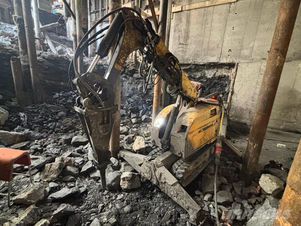 Brokk 180 حفارات هدم