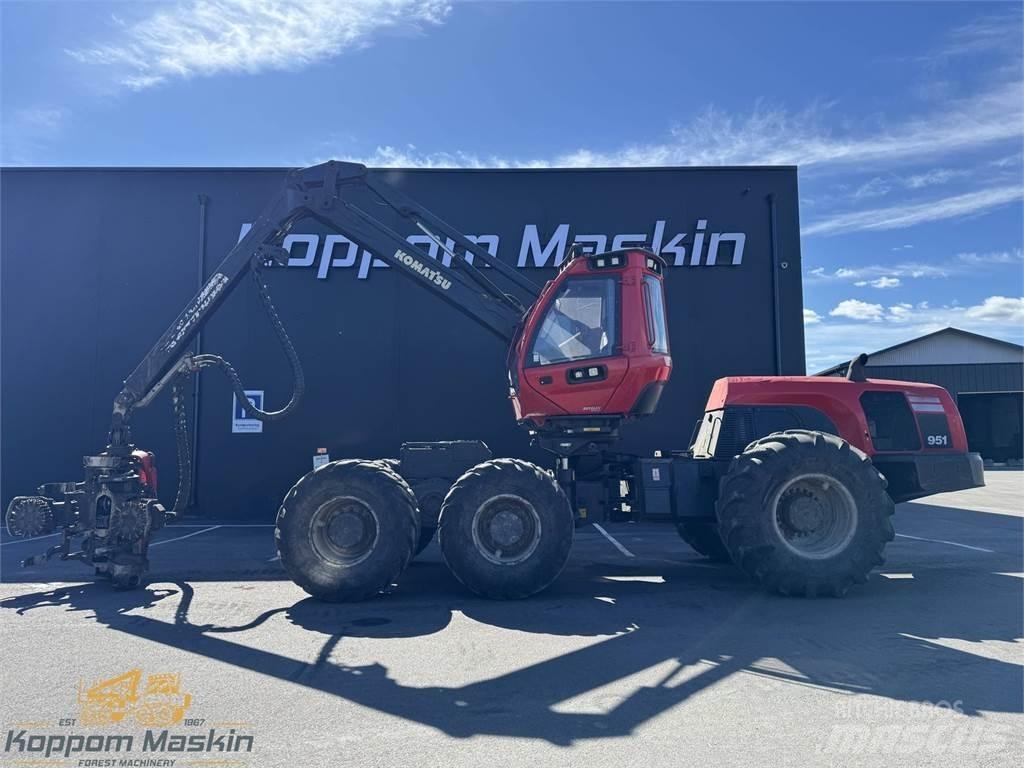 Komatsu 951 حصادات