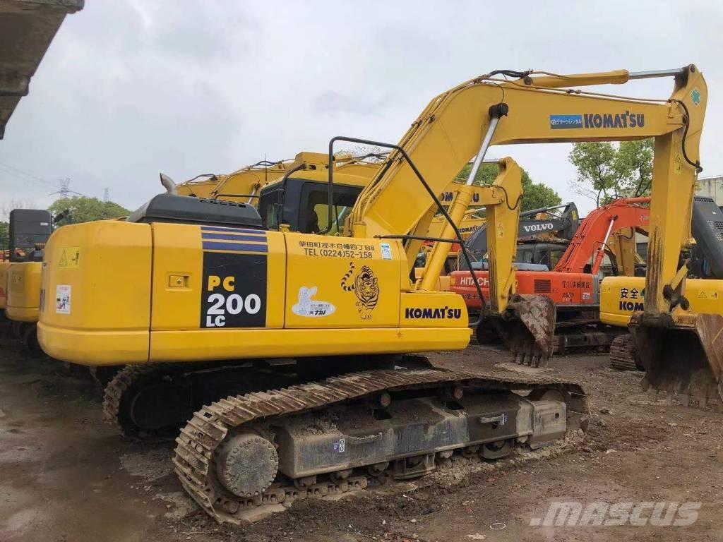 Komatsu PC 200 LC حفارات زحافة
