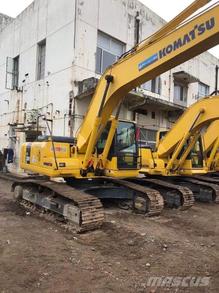 Komatsu PC 200 LC حفارات زحافة